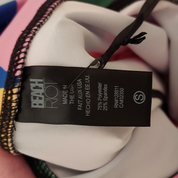 BEACH RIOT Piper Legging in Preppy Geo Floral - Picture 15 of 15